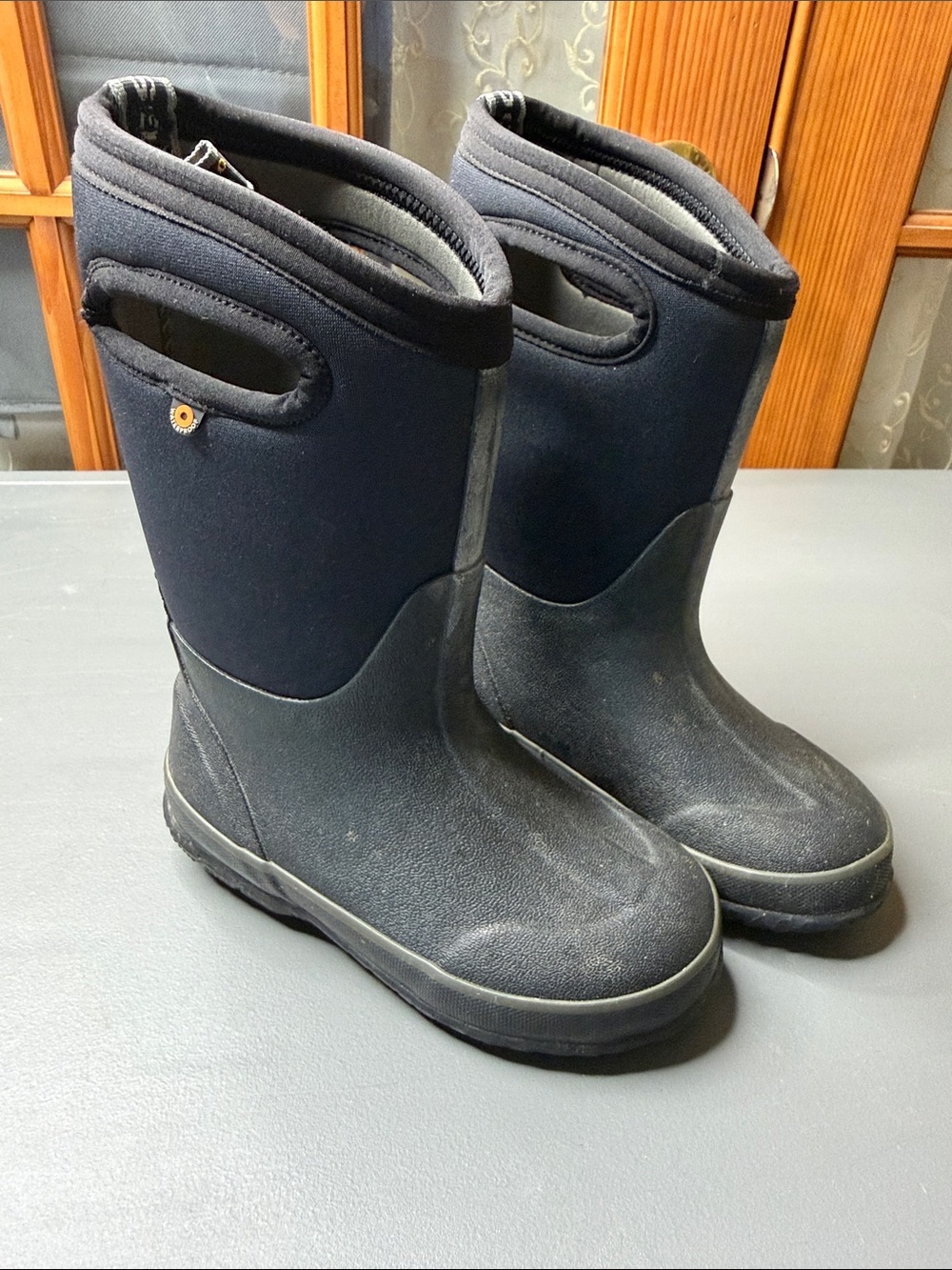 Kid’s Black Bogs Waterproof Pull-On Rain Boots. Size: 13